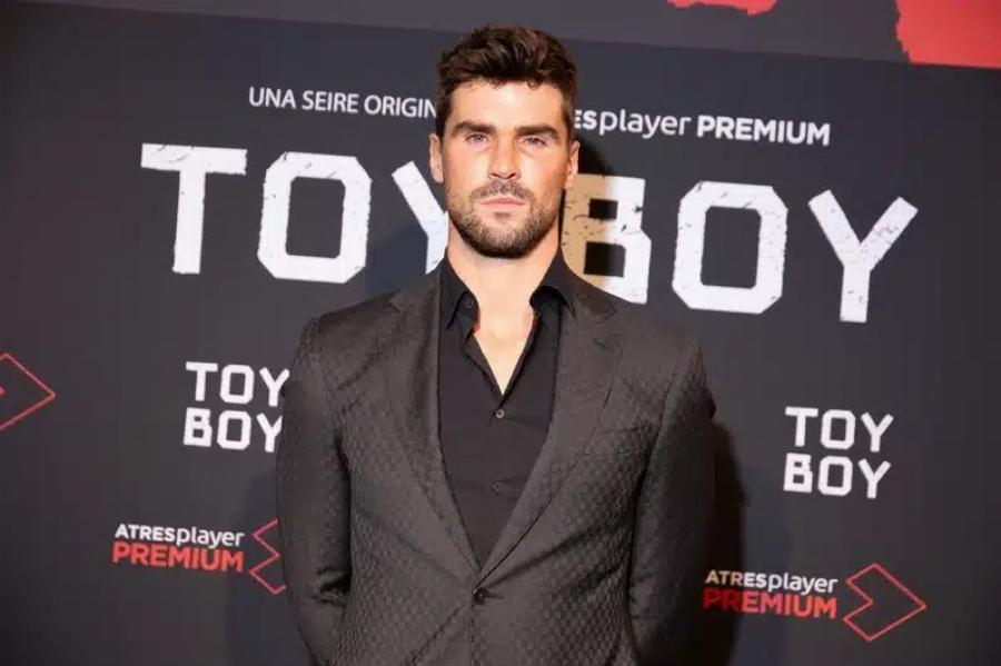 Nεκpoς πασίγνωστος ηθοποιός σε ηλικία 37 ετών