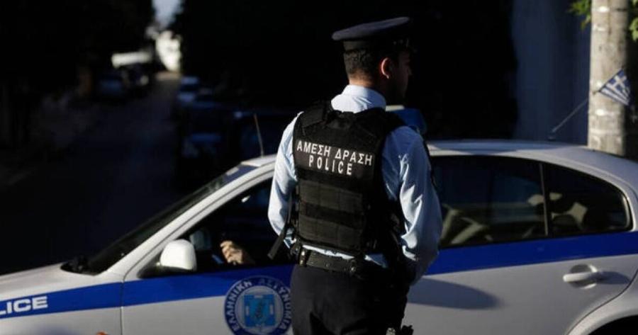 Θρίλερ στην Ελλάδα: Ηλικιωμένος βρέθηκε νεκρός σε σκαλοπάτια πολυκατοικίας