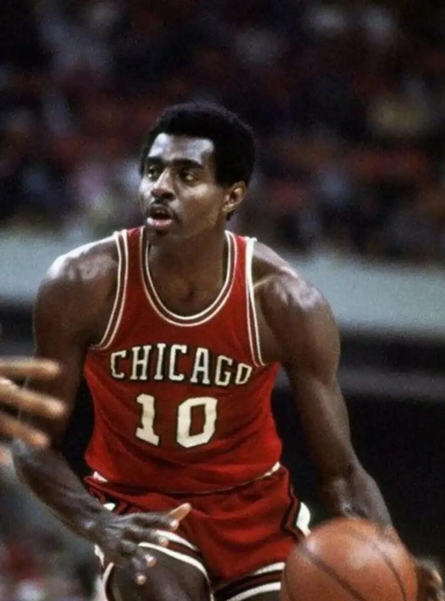 EKTAKTO: Nεκpός πασίγνωστος μπασκετμπολίστας!