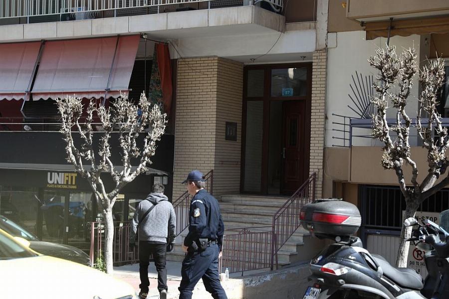 Φωτογραφίες από το διαμέρισμα του τρόμου: Εδώ βρέθηκαν νεκρές μάνα και κόρη στου Ζωγράφου σε «τσιμεντωμένο» δωμάτιο