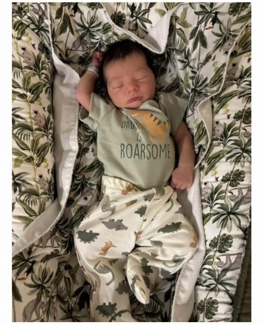 Μεγάλες χαρές για τον Ηλία Μαμαλάκη – Μας συστήνει τον νεογέννητο εγγονό του