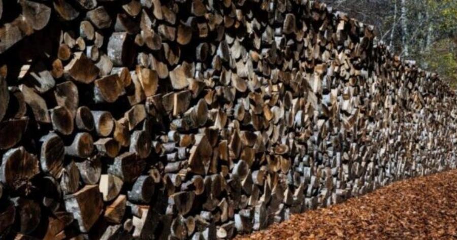 Πριν 10′ έσκασαν τα… μαντάτα για όσους έχουν σόμπες και τζάκια και θα ζεσταθούν φέτος με ξύλα