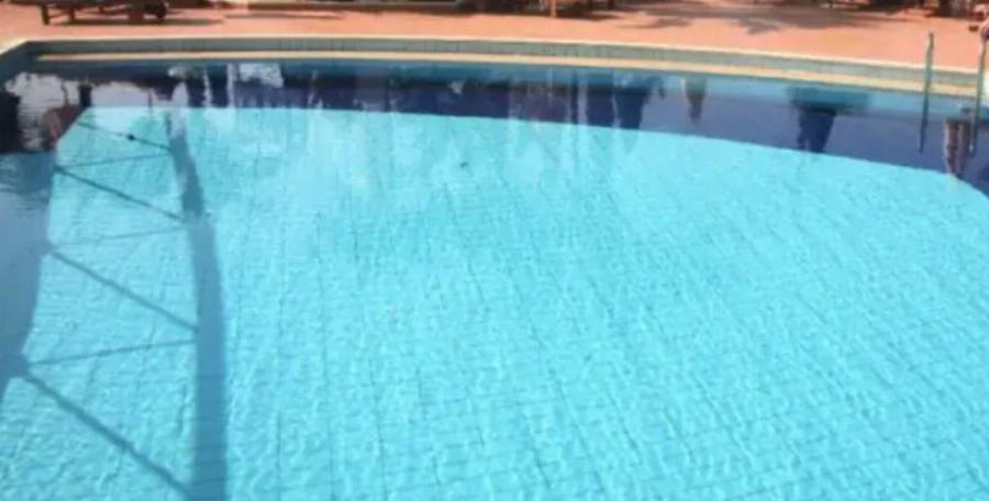 6χρονος έμεινε στον πάτο πισίνας – Μεταφέρθηκε διασωληνωμένος στο νοσοκομείο