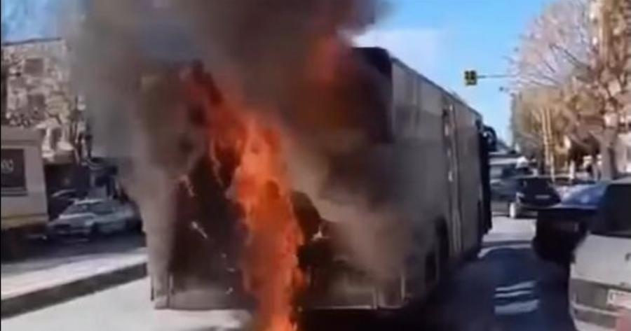 ΕΚΤΑΚΤΟ – ΜΑΝΑ ΜΟΥ ΕΛΛΑΣ: ΦΩΤΙΑ ΣΕ ΛΕΩΦΟΡΕΙΟ – ΠΡΟΣΟΧΗ ΣΚΛΗΡΕΣ ΕΙΚΟΝΕΣ