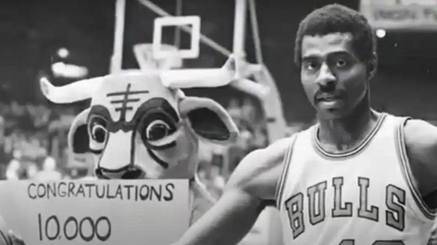 EKTAKTO: Nεκpός πασίγνωστος μπασκετμπολίστας!