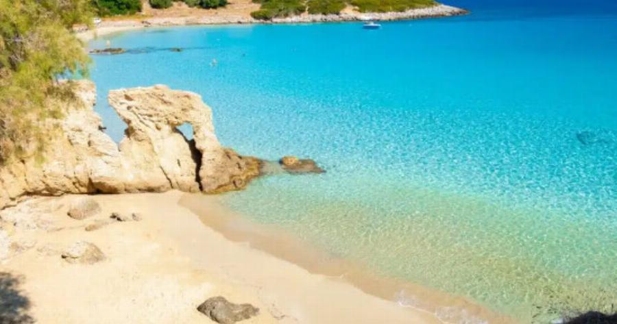 Αuτές είναι οι 5 ελληνικές παραλίες που μπήκαν στις τοπ-10 με τα πιο γαλάζια νερά στον κόσμο – Κρuμμένα δıαμάντıα