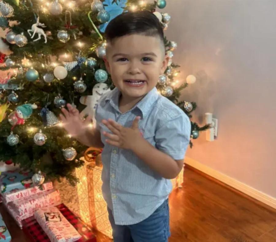 ΧΡΙΣΤΟΥΓΕΝΝΙΑΤΙΚΟΣ ΘΡΗΝΟΣ – ΞΕΚΛΗΡΙΣΤΗΚΕ ΟΛΟΚΛΗΡΗ ΟΙΚΟΓΕΝΕΙΑ