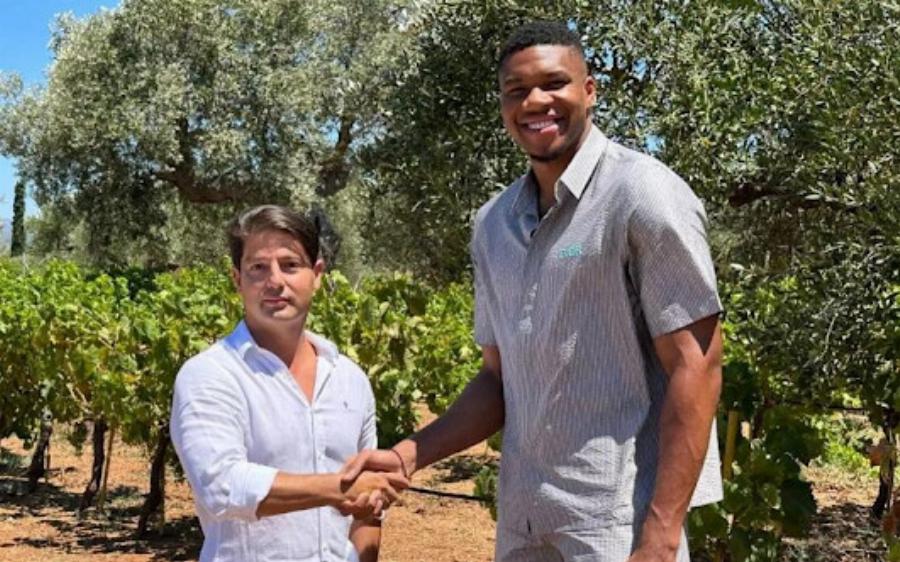 «Σεισμός» στην ελληνική αγορά: Ο Αντετοκούνμπο αγοράζει πασίγνωστη χρεοκοπημένη εταιρία της Θεσσαλονίκης και κάνει τους ανταγωνιστές να… τρέμουν