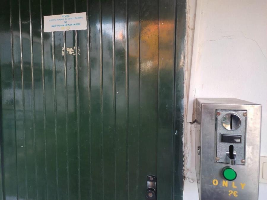 Σάλος με πασίγνωστο μοναστήρι στην Ελλάδα – Έβαλαν τέλος εισόδου στην τουαλέτα και προκάλεσαν θύελλα αντιδράσεων