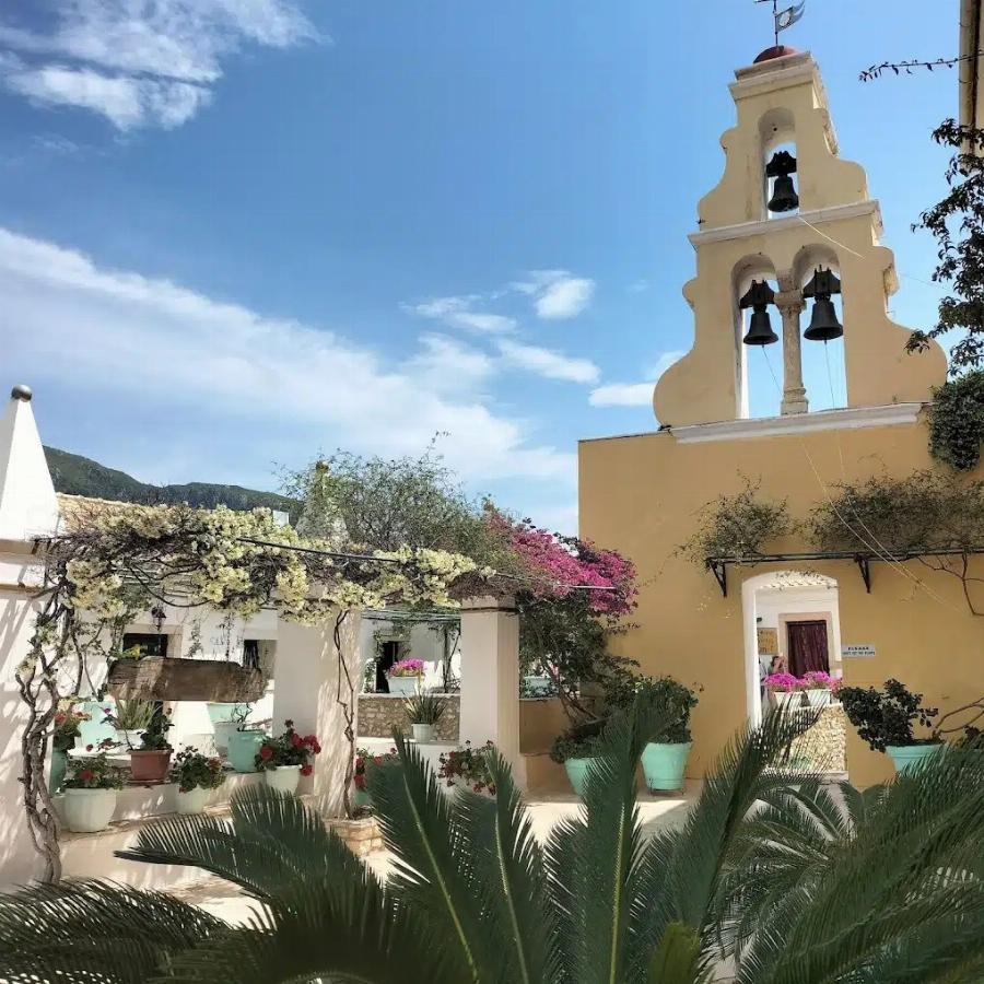 Σάλος με πασίγνωστο μοναστήρι στην Ελλάδα – Έβαλαν τέλος εισόδου στην τουαλέτα και προκάλεσαν θύελλα αντιδράσεων