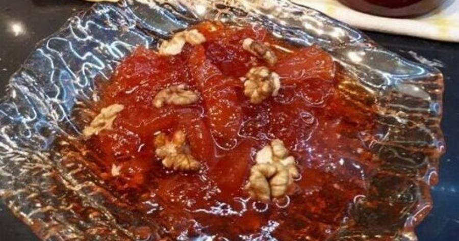 Έφτιαξα γλυκό κυδώνι με καβουρδισμένα αμύγδαλα και έγινε λουκούμι! Το σιρόπι βγήκε βελούδινο και το άρωμα απίστευτο.