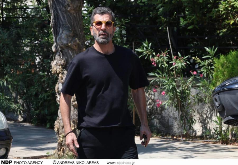 Σκηνές αρχαίας τραγωδίας στην κηδεία του Λορέντζο Καριέρε: «Ραγίζει καρδιές» η σύζυγός του – Συγκινούν οι «Φίλοι για πάντα»
