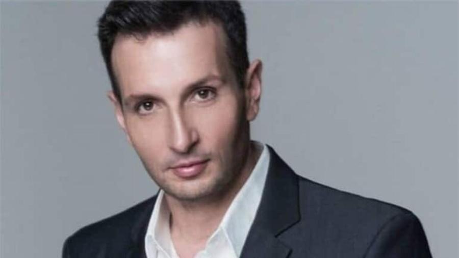 Το τελευταίο ζεϊμπέκικο: Όταν ο Μητροπάνος χόρεψε τη «Ρόζα» 17 μέρες πριν πεθάvει κι ο κόσμος τον αποθέωνε