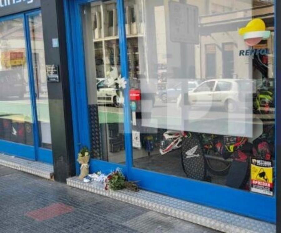 Μαζί στη ζωή, μαζί και στον θάvατo: Ραγίζει καρδιές το διπλό κnδειόxαpτo του Κώστα και της Κερασίας – Knδεύouv μαζί τα παιδιά τους οι γονείς