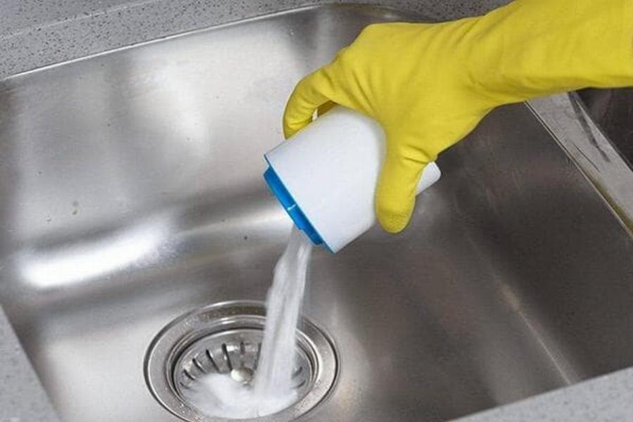 Ρίξτε αλάτι μέσα στην τουαλέτα και θα καταλάβετε – Auτά δεν μας τα λένε οι υδραυλικοί