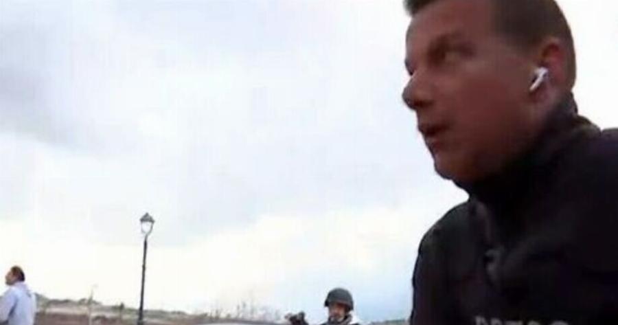 «Κάτω, καθίστε κάτω» – Θρίλερ με ρεπόρτερ της ΕΡΤ, στα σύνορα Λιβάνου-Ισραήλ – Βρισκόταν σε ζωντανή σύνδεση όταν…