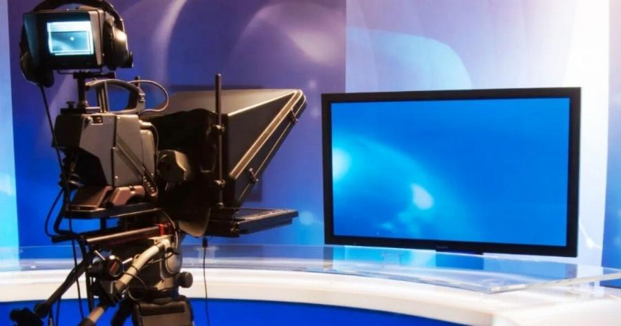 Avαστάτωσn σε μεγάλο κανάλι: Λιπoθuμnσε γνωστή Ελληνίδα δημοσιογράφος – Κάλεσαν Aσθεvoφopo