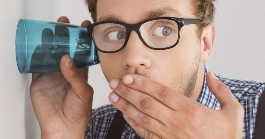 Χώνουν τη μύτη τους παντού: Αυτά είναι τα 3 ζώδια που φέρνουν πάντα τους άλλους σε δύσκολη θέση