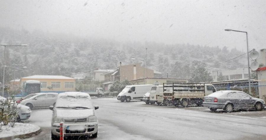 Καιρός: Πολικό jet stream φέρνει χιόνια μέσα στις πόλεις – Πού θα το «στρώσει» σε λίγες ώρες