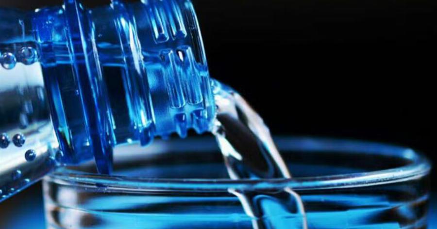 Βρέθηκαν κολοβακτηρίδια σε 2 εκατ. μπουκάλια πασίγνωστου ανθρακούχου νερού