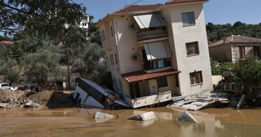 «Πρέπει να μετακομίσουν, έχει βρεθεί χώρος»: Ο Ευθύμιος Λέκκας είπε αυτό που φοβόμασταν όλοι για την κακοκαιρία