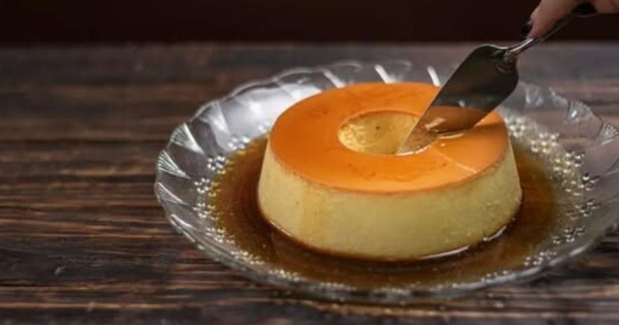 Καραμελέ με 4 υλικά: εύκολο και βελούδινο γλυκό στο σπίτι