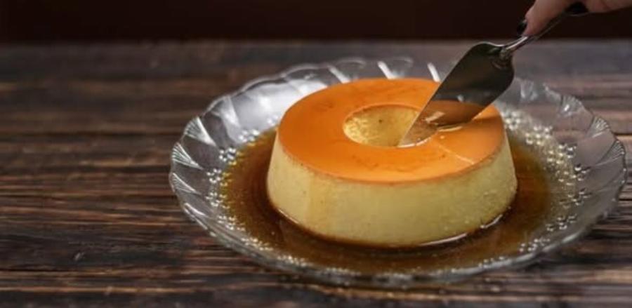 Καραμελέ με 4 υλικά: εύκολο και βελούδινο γλυκό στο σπίτι