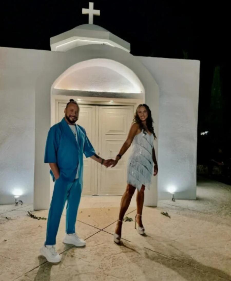 Παραμυθένιος «γάμος» για Χρήστο Δάντη και Ασημίνα Χατζηανδρέου: Το υπέροχο «νυφικό» και το απομονωμένο ξωκλήσι