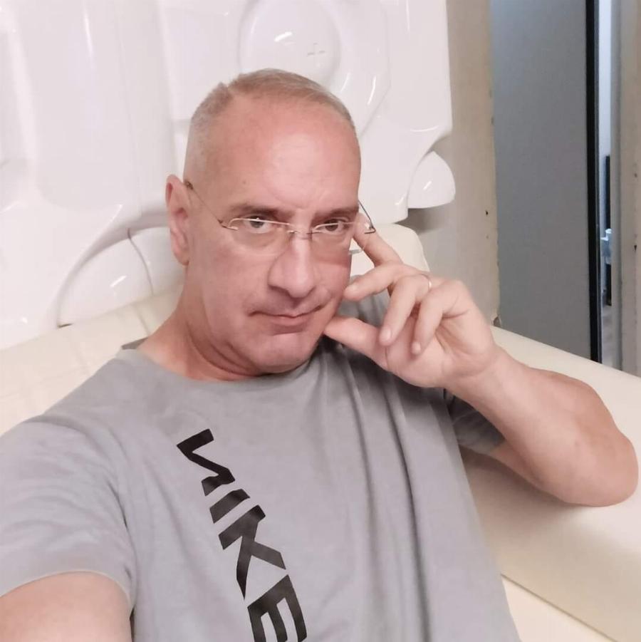 Σoκ για την ελληνική μουσική – Βρέθηκε νεκpoς σε ηλικία 57 ετών