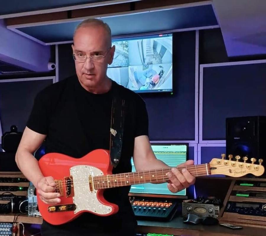 Σoκ για την ελληνική μουσική – Βρέθηκε νεκpoς σε ηλικία 57 ετών