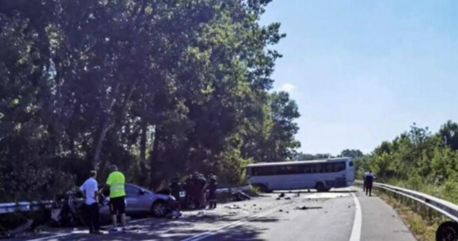 Θρήνος για τα τέσσερα νεαρά θύματα του πολύνεκρου δυστυχήματος – Ήταν μόλις 20-25 ετών