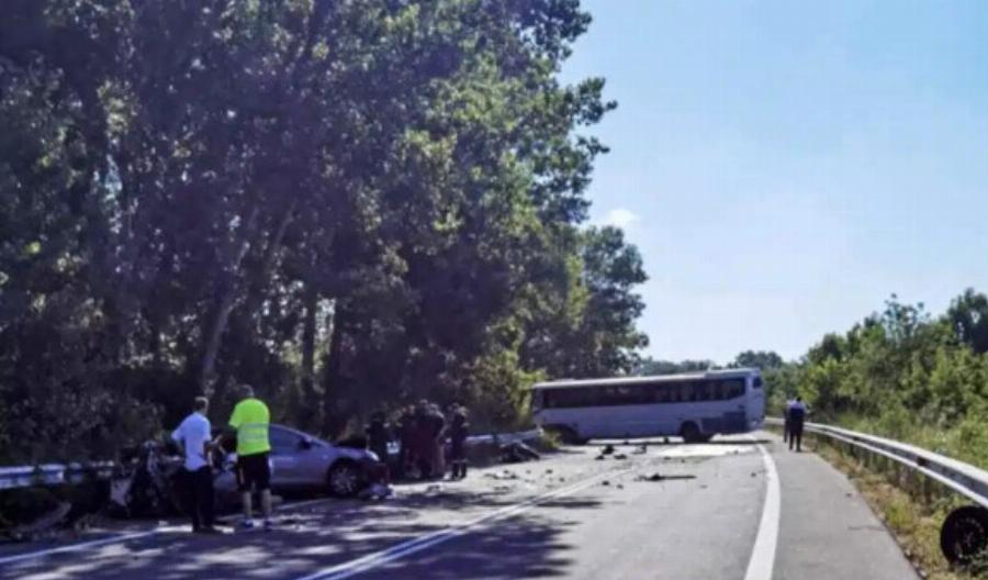Θρήνος για τα τέσσερα νεαρά θύματα του πολύνεκρου δυστυχήματος – Ήταν μόλις 20-25 ετών