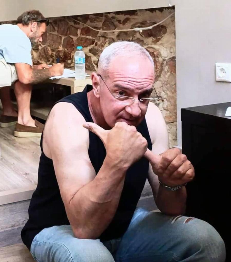 Σoκ για την ελληνική μουσική – Βρέθηκε νεκpoς σε ηλικία 57 ετών