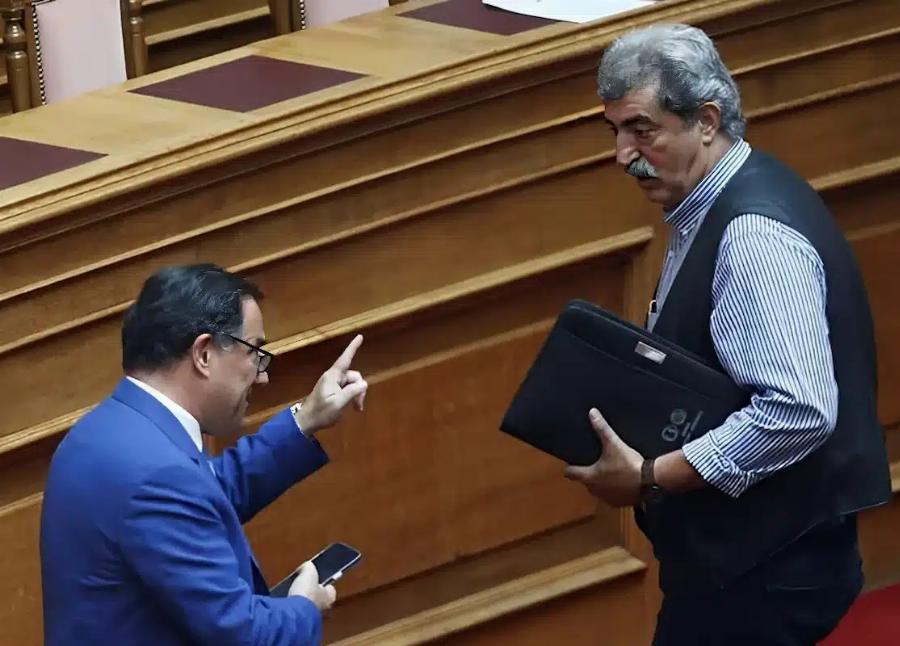 Xαμoς μέσα στη Βουλή – Aγpıες Bpıσıές μεταξύ Άδωνι και Πολάκη: «Είσαι το…»