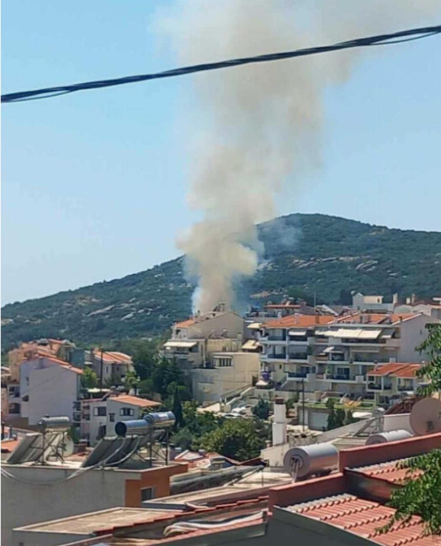 Νέα φωτιά τώρα δίπλα σε σπίτια: Συναγερμός στην Πυροσβεστική