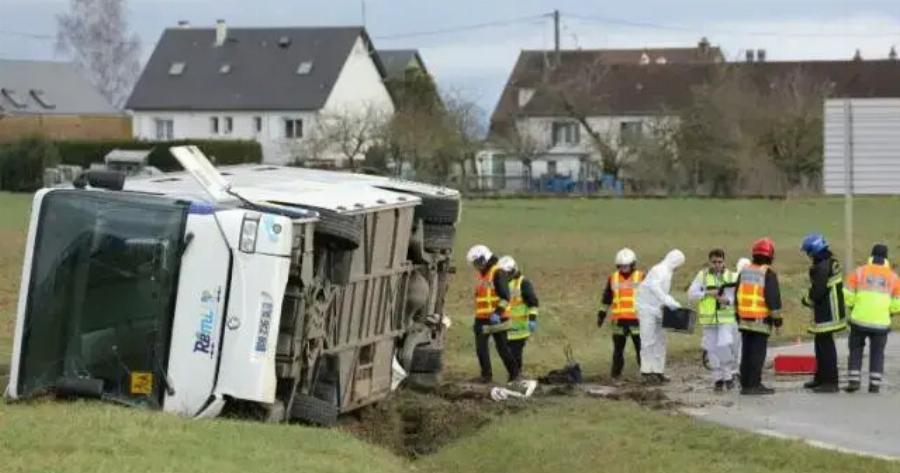 Τραγωδία: Νεκρή 15χρονη μαθήτρια σε φρικτό τροχαίο με σχολικό – Αυτό βρήκαν στον 26χρονο οδηγό του λεωφορείου