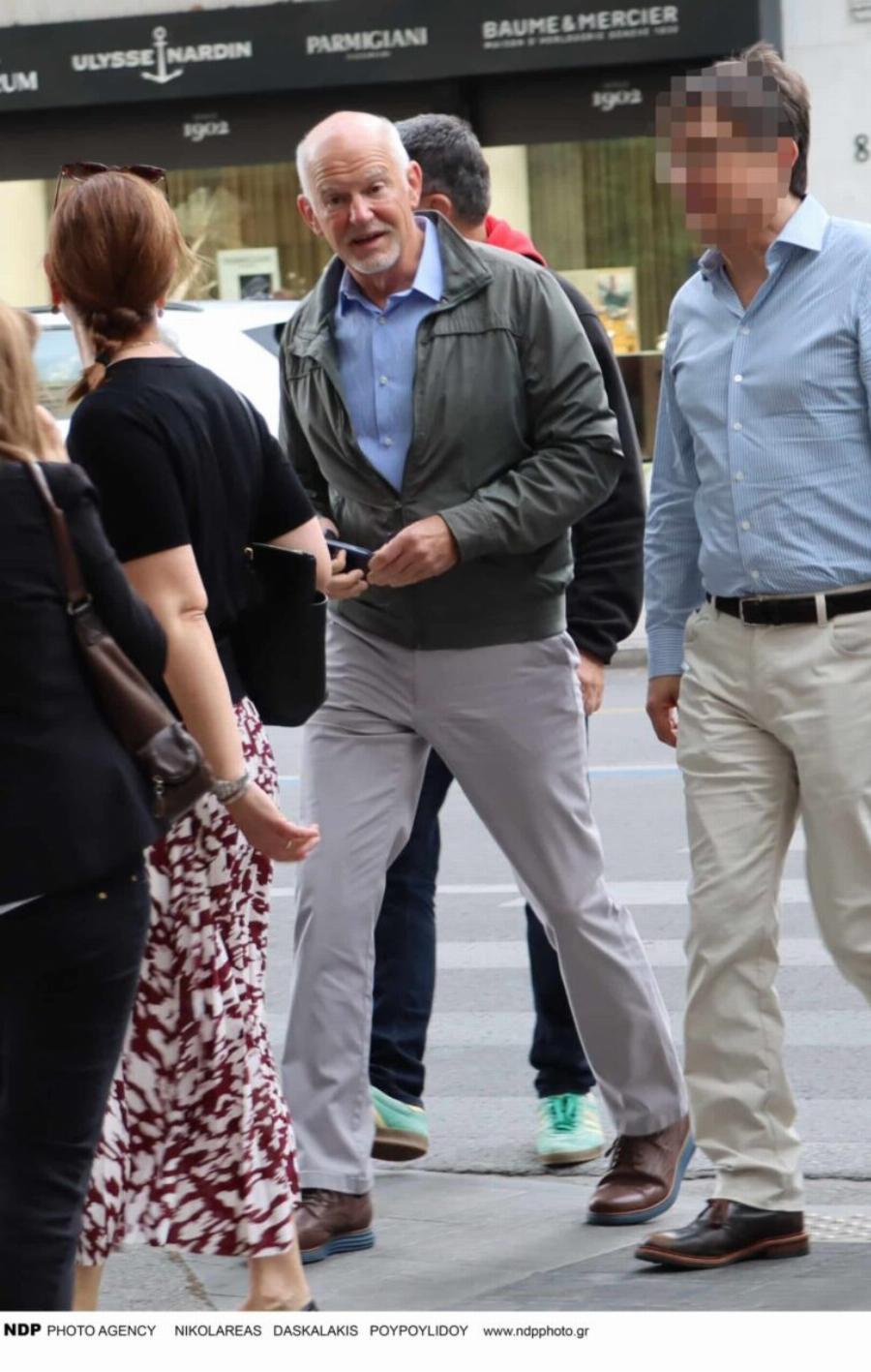 Χαμός στο κέντρο – Η μισή Αθήνα γύρισε να κοιτάξει τον καλοντυμένο, ψηλό γοητευτικό, καραφλό, πασίγνωστο Έλληνα