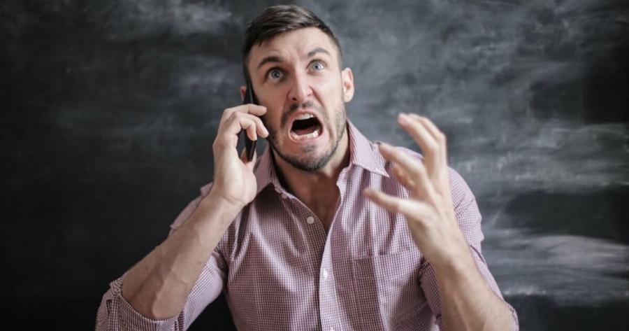 Μια σου κουβέντα και τα κάνουν όλα «λαμπόγυαλο»: Τα 7 ζώδια που νευριάζουν πανεύκολα