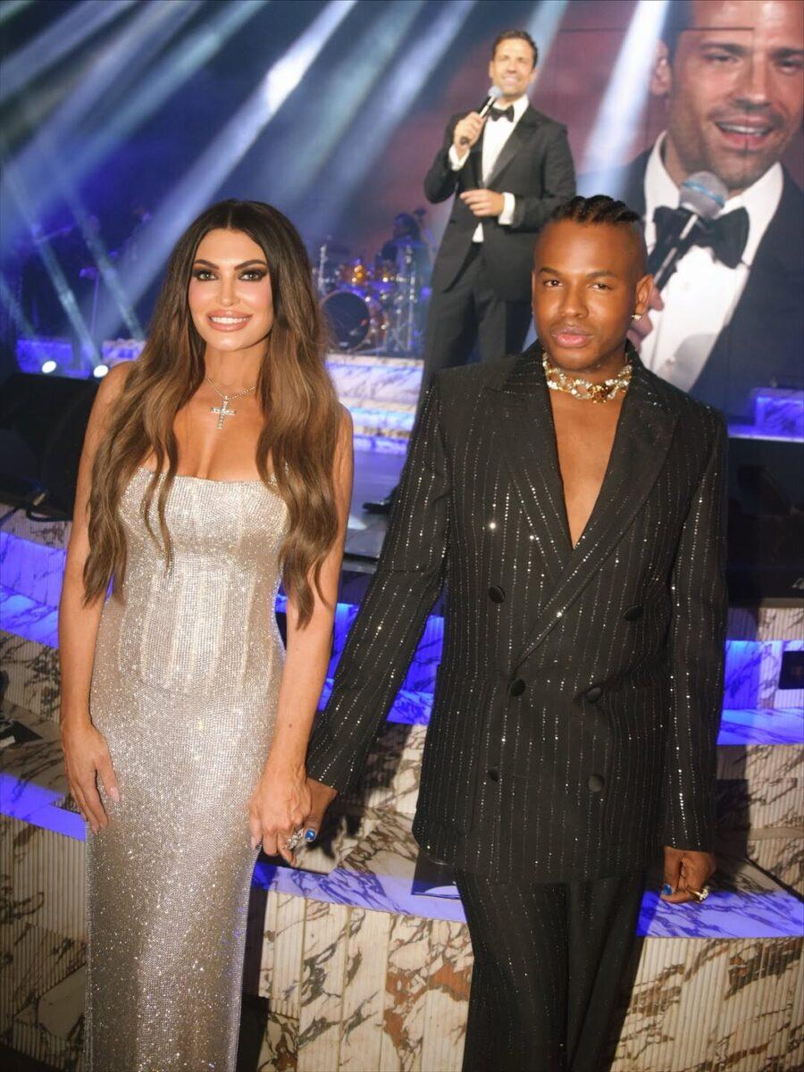 Ποιος είναι ο εντυπωσιακός άντρας που κυκλοφορεί συνέχεια δίπλα στην Κίμπερλι Γκίλφοϊλ;