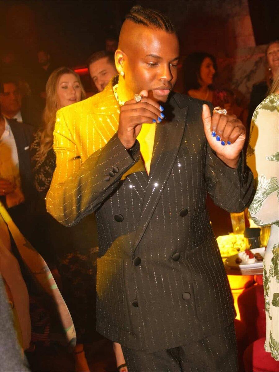 Ποιος είναι ο εντυπωσιακός άντρας που κυκλοφορεί συνέχεια δίπλα στην Κίμπερλι Γκίλφοϊλ;