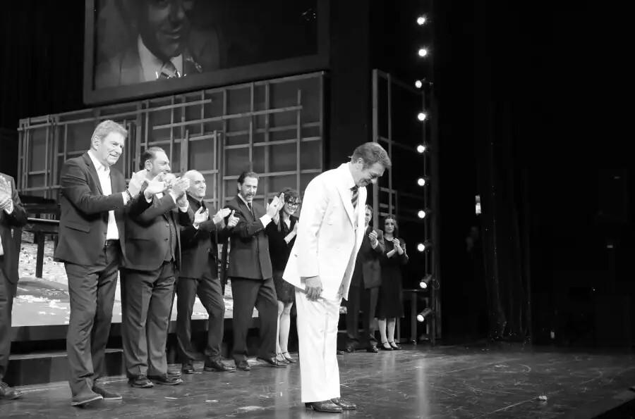 Σούσουρο στην ελληνική σοουμπίζ: Ο Γιάννης Τσορτέκης σε σχέση με πρώην γυναίκα γνωστού ηθοποιού – Η 1η δημόσια εμφάνιση