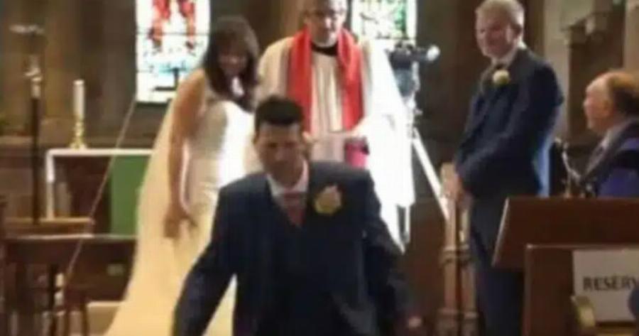 Ο ιερέας ήταν έτοιμος να αρχίσει το μυστήριο του γάμου και ο γαμπρός έφυγε τρέχοντας από την εκκλησία για τον πιο απίστευτο λόγο