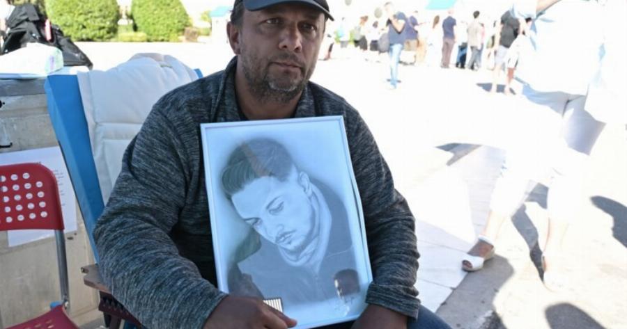 Τέμπη: “Έδωσα όρκο στον γιο μου, δεν θα σταματήσω μέχρι να τιμωρηθούν οι ένοχοι” – Συγκλονίζει ο Πάνος Ρούτσι