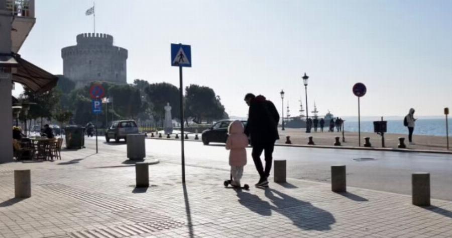 Οι τρίτεκνοι γίνονται… πολύτεκνοι: Άμεσα οι ανακοινώσεις – Τα προνόμια που αποκτούν