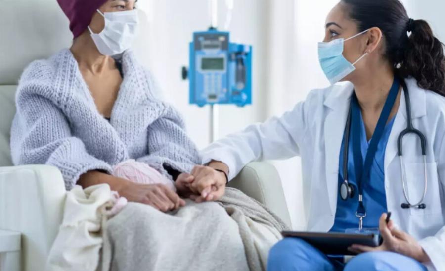 Τεράστια ανησυχία στους επιστήμονες της χώρας: Γιατί τόσοι νέοι Έλληνες παθαίνουν καρκίνο;