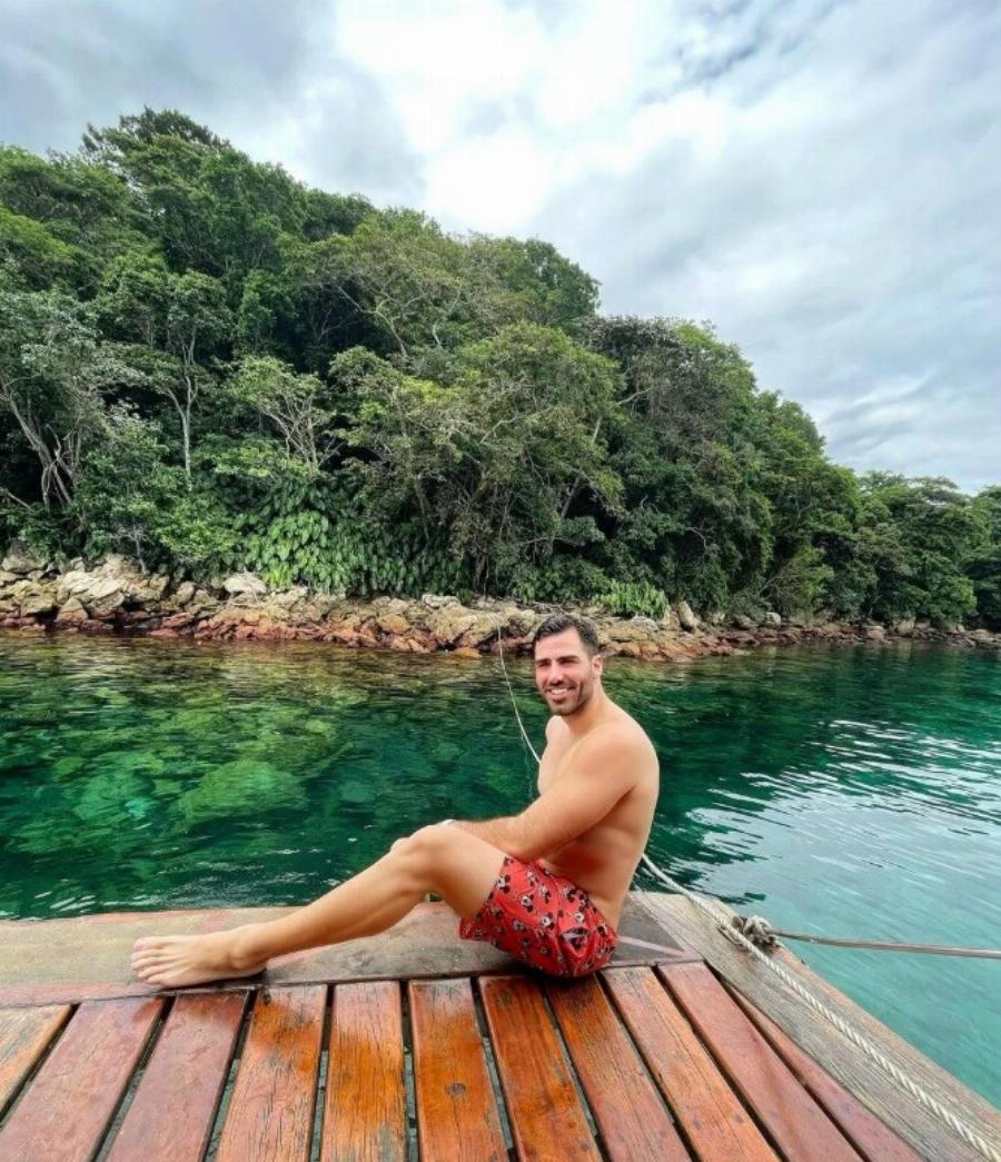 Τούνη: Auτoς είναι ο επιχειρηματίας που φημολογείται ότι Eκλεψε την καρδιά της – Ποιος είναι ο Roberto