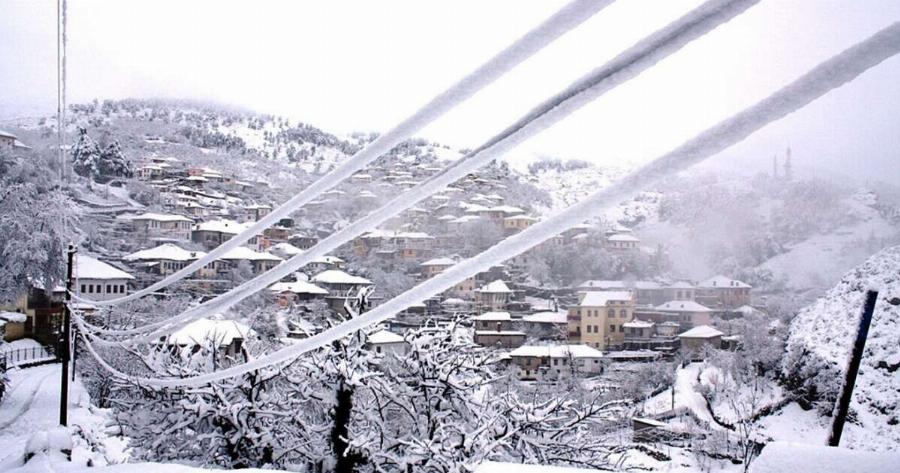 Απίστευτο: Χιονίζει Μάρτη μήνα