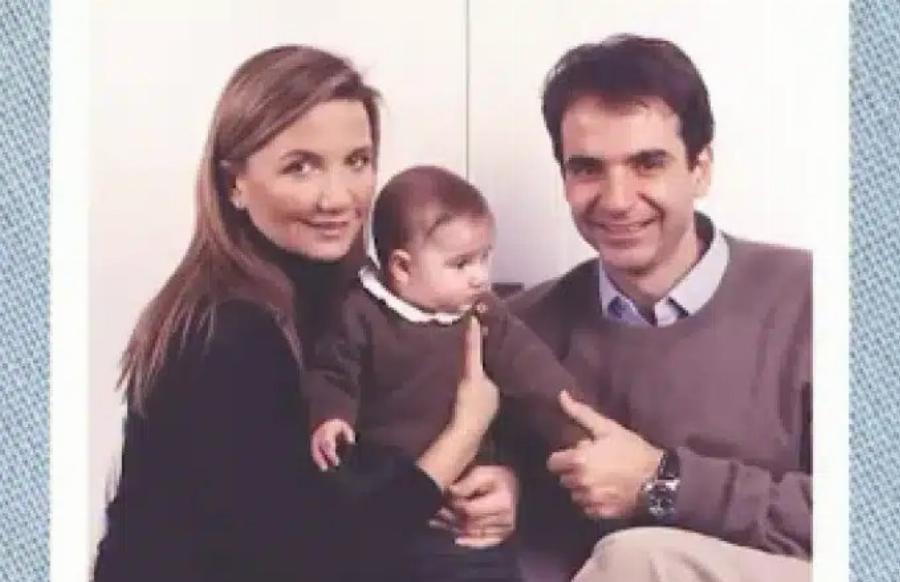 «Γιορτή της Μητέρας»: Η τρυφερή ανάρτηση του πρωθυπουργού – «Ανέβασε» βίντεο με φωτογραφίες της μητέρας του και της Μαρέβας