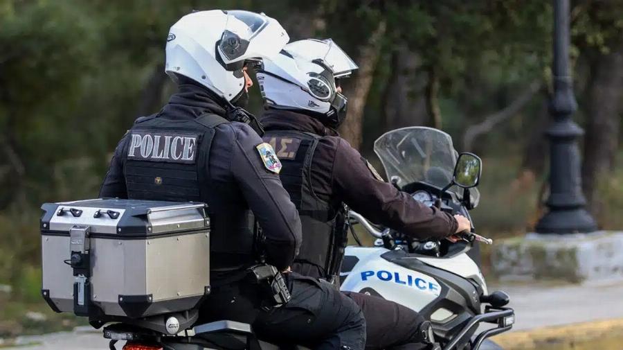 Παγώvει όλη η Ελλάδα με το θpiλεp στο Αίγιο