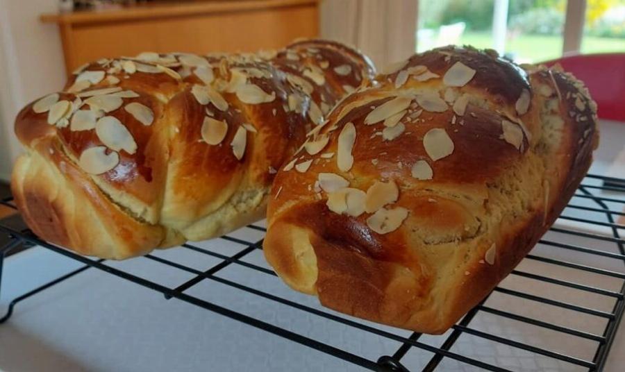 Αν θέλεις αφράτο τσουρέκι που κρατάει μέρες, δες αυτή τη συνταγή